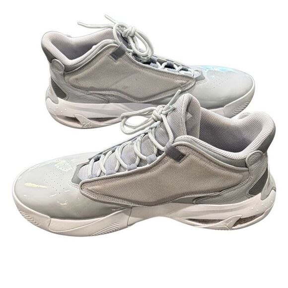 Jordan Max Aura 4. Gray. Size 13 - Picture 6 of 9